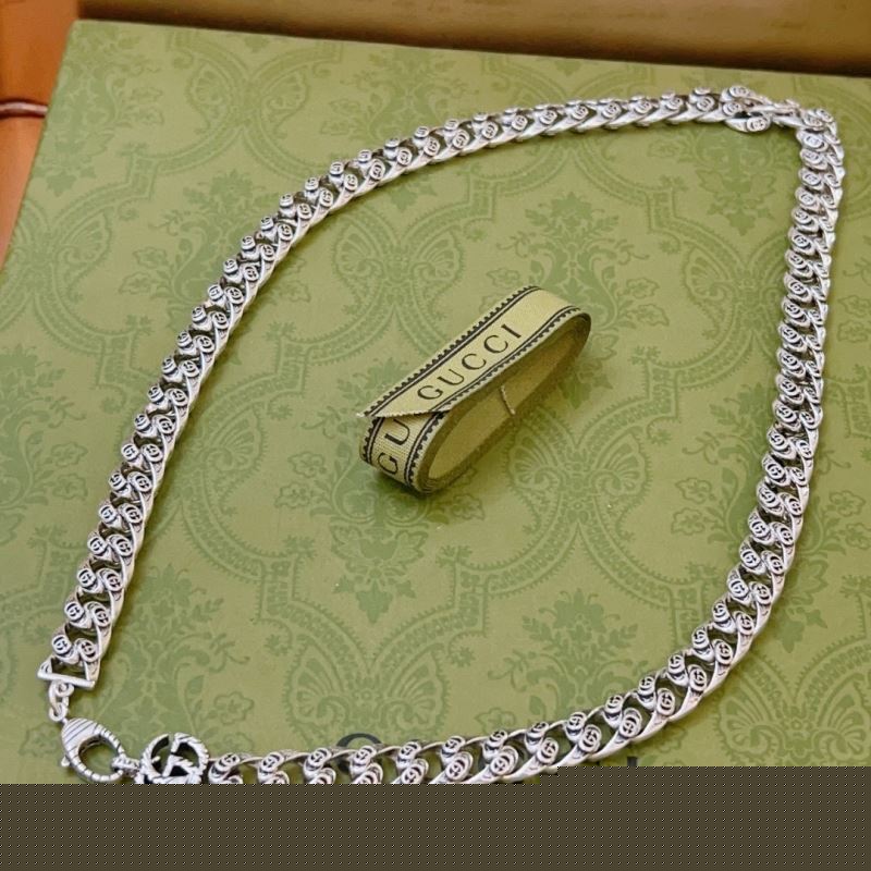 G*u*i necklaces